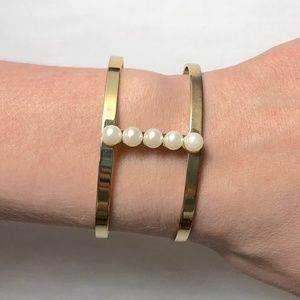 🎁 Gold and Pearl Cuff Bracelet